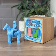 Load image into Gallery viewer, Blue/Blue Speckle Stone Godiva statue (No.94)